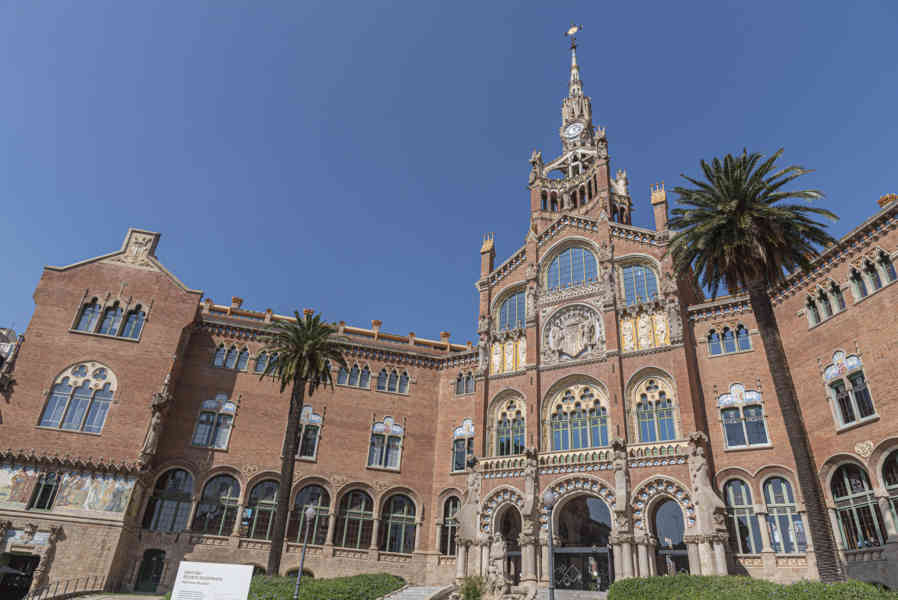 09 - Barcelona - Sant Pau Recinte Modernista - edificio de Administración .jpg